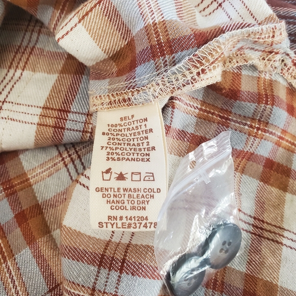 Hem & Thread Flannel - Picture 13 of 13